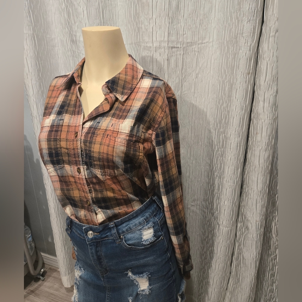 Carhartt Women’s plaid western button down Shirt Small